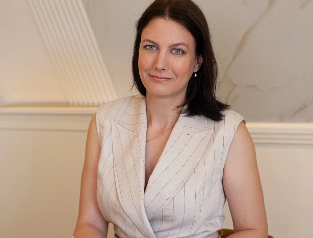 Dr. Párkányi Adrienn